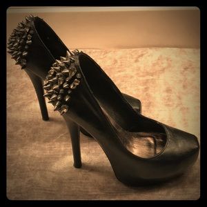Woman’s spiked heels 5 1/2